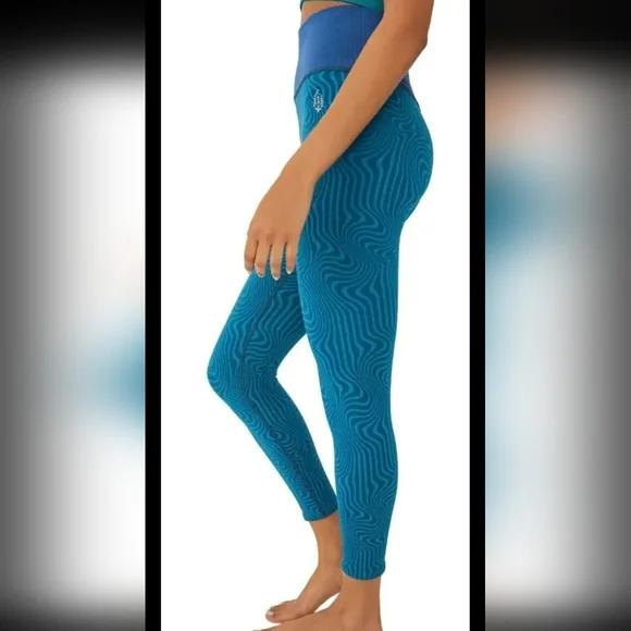 NEW FREE PEOPLE MOVEMENT Jacquard Ankle Leggings Wave Rider/Swirl Size S - Picture 4 of 9